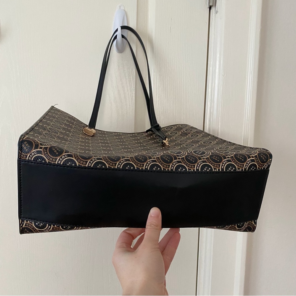Marc Jacobs Black and Tan Patterned Tote - Picture 8 of 14